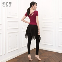 Черные штаны, короткий рукав