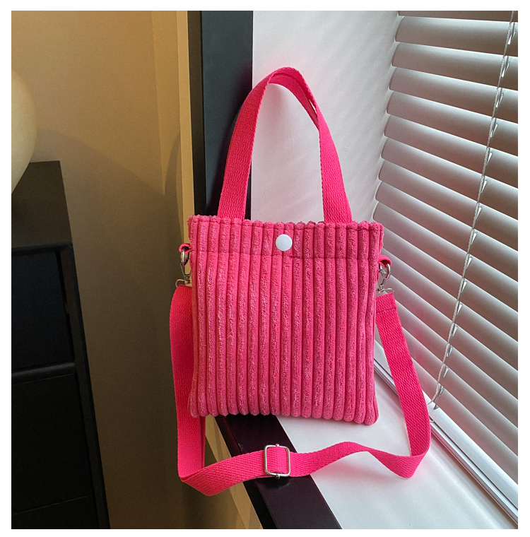 Femmes Petit Polyester Couleur Unie De Base Seau Boucle Magnétique Sac À Main display picture 41