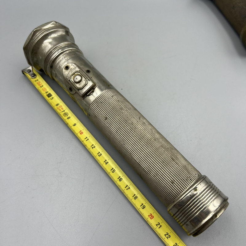 Authentic Vintage Da Wuyu Brand Long-Version Flashlight from the Republic of China Period, Antique Lighting Lamp, Collectible Item