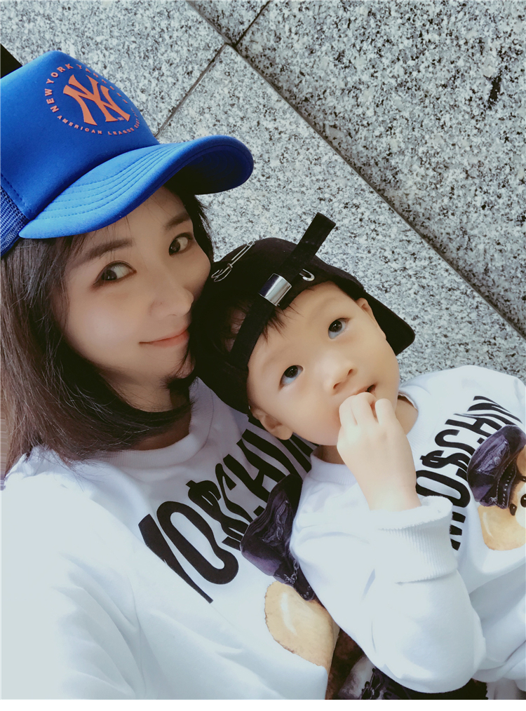 Cha mẹ con xuân hè 2018 Mẹ và con gái nữ toàn gia đình trẻ em mặc gấu mùa hè áo thun ngắn tay áo len dài tay áo yếm gia đình