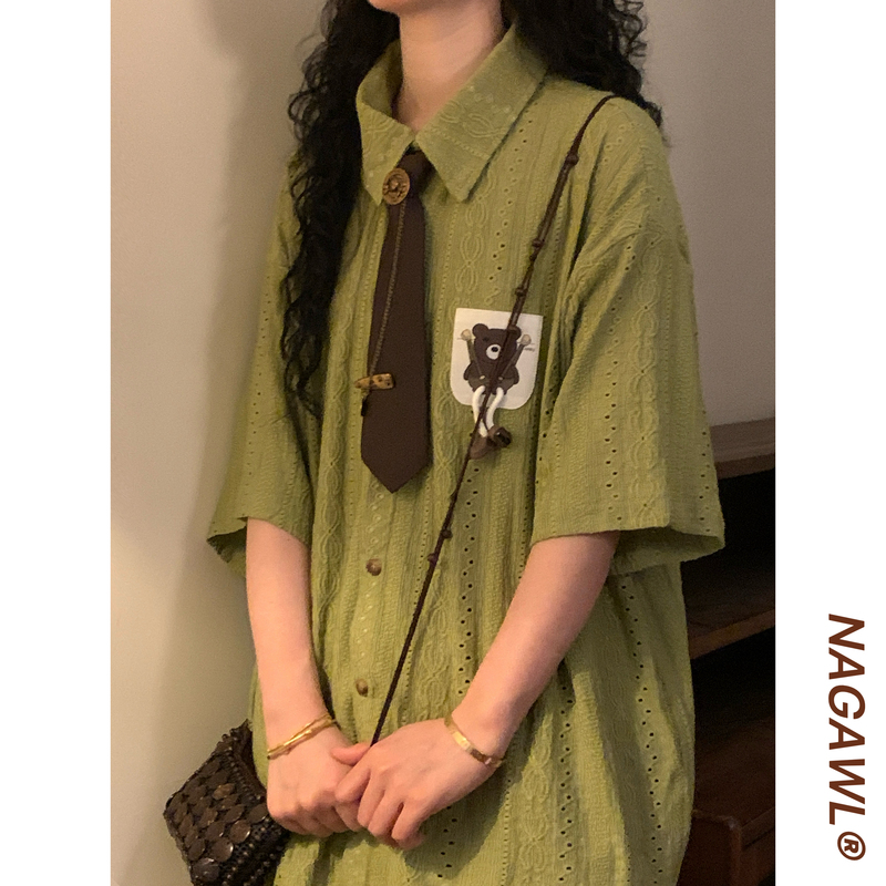 Naga Self-Made Summer Niche Design Avocado Green Hollow-Out Shirt with Bear Decoration Casual Style Shirt