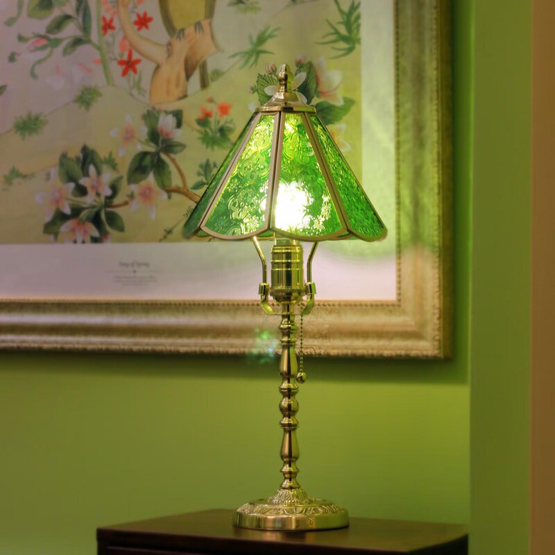 French-Style Light Luxury Table Lamp, Antique Gilt Green Shadow Old Shanghai Brass Glass Lamp, Warm Retro Bedroom Bedside Lamp
