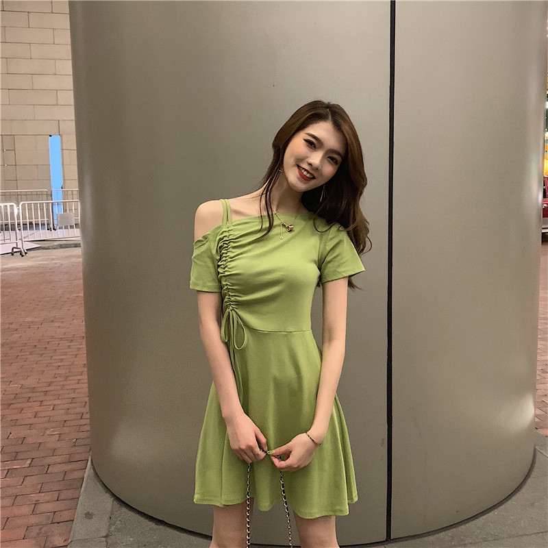 VK旗艦店 韓國風設計感單肩抽繩修身短袖洋裝