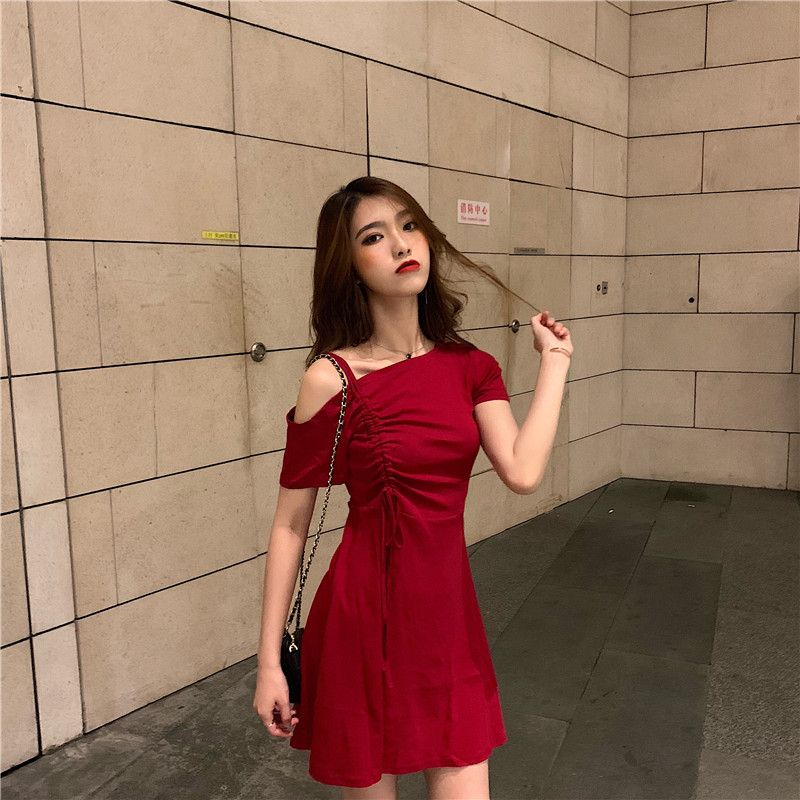 VK旗艦店 韓國風設計感單肩抽繩修身短袖洋裝