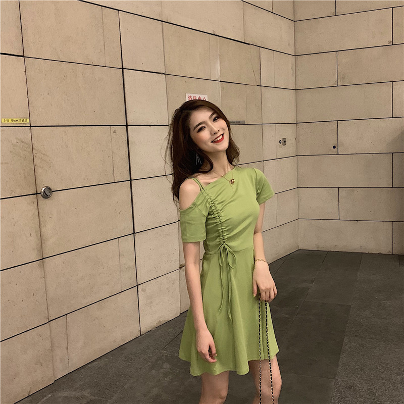 VK旗艦店 韓國風設計感單肩抽繩修身短袖洋裝