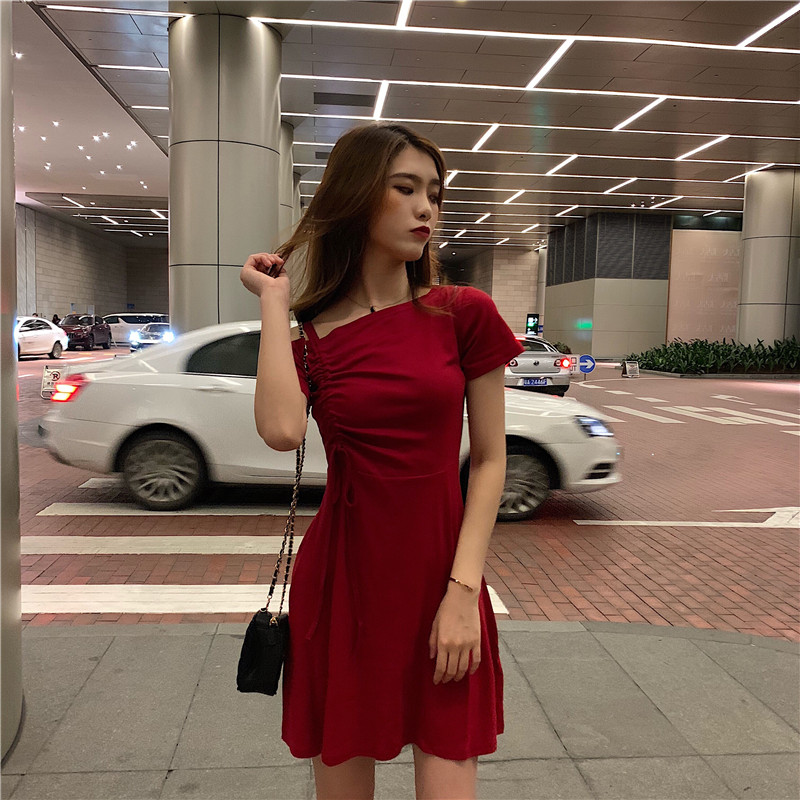 VK旗艦店 韓國風設計感單肩抽繩修身短袖洋裝