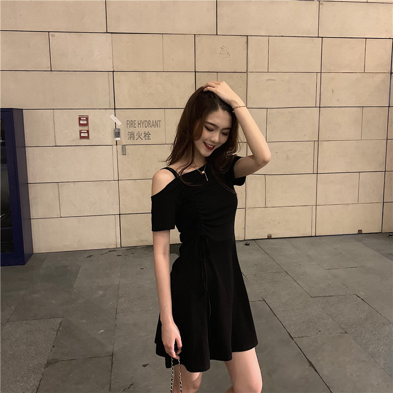 VK旗艦店 韓國風設計感單肩抽繩修身短袖洋裝