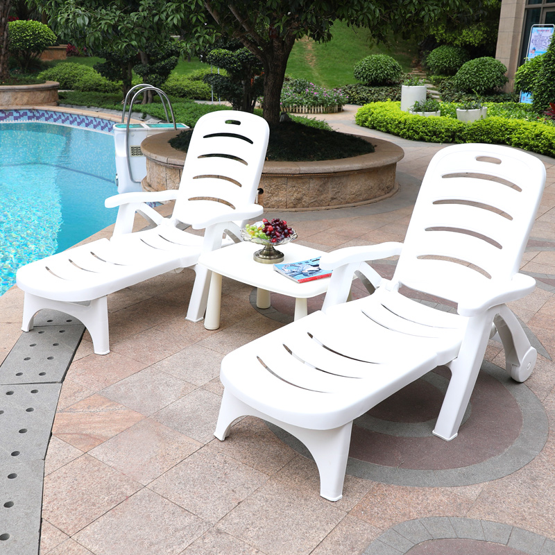 Outdoor bed beach sunbathing pool lounge chair folding bed plastic outdoor lounge chair hotel swimming pool lunch break