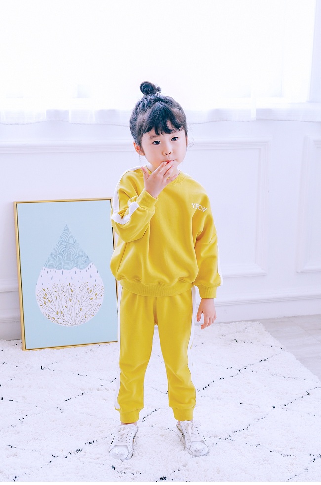 Quần áo phụ huynh mùa thu 2018 thiết bị gia đình mới mẫu giáo phục vụ lớp học màu xanh thể thao bé trai phù hợp với áo len cha mẹ trẻ em quần áo gia đình đi biển