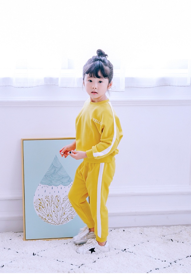 Quần áo phụ huynh mùa thu 2018 thiết bị gia đình mới mẫu giáo phục vụ lớp học màu xanh thể thao bé trai phù hợp với áo len cha mẹ trẻ em quần áo gia đình đi biển
