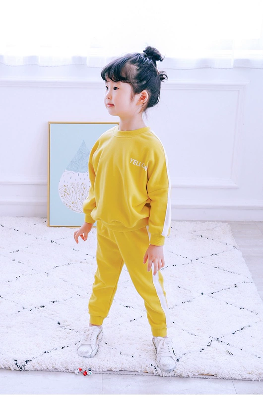 Quần áo phụ huynh mùa thu 2018 thiết bị gia đình mới mẫu giáo phục vụ lớp học màu xanh thể thao bé trai phù hợp với áo len cha mẹ trẻ em