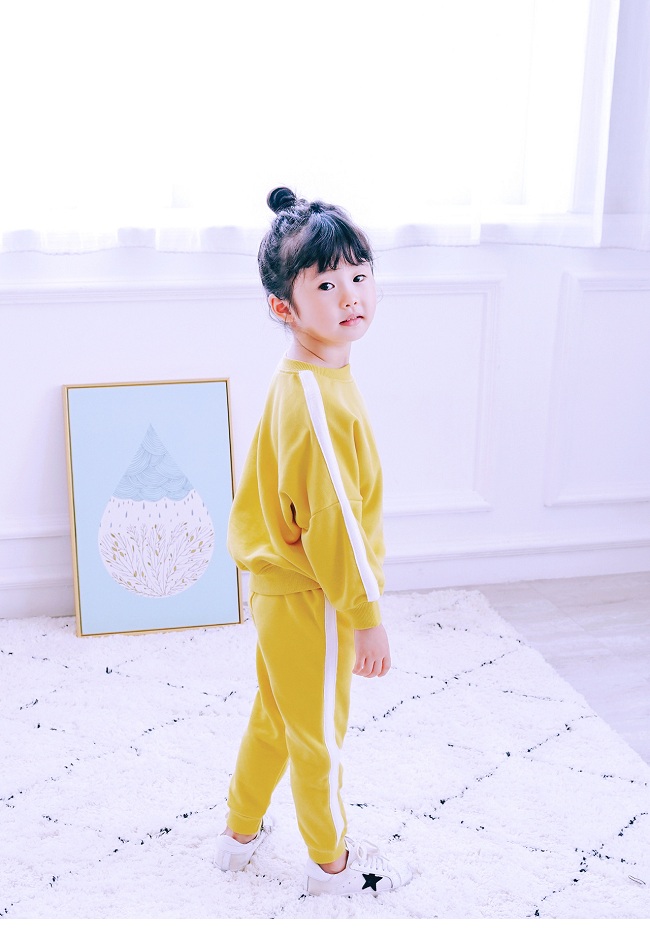 Quần áo phụ huynh mùa thu 2018 thiết bị gia đình mới mẫu giáo phục vụ lớp học màu xanh thể thao bé trai phù hợp với áo len cha mẹ trẻ em quần áo gia đình đi biển