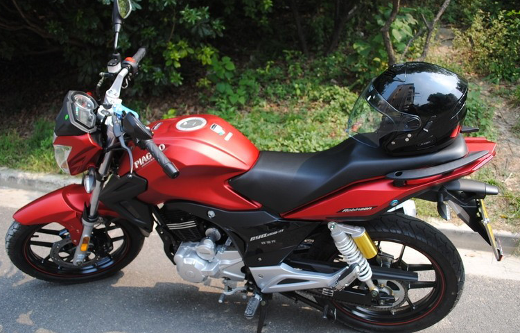 Zongshen Piaggio Robinson Motorcycle Fuel Tank BYQ150-8/BYQ125-8 Fuel Tank Robinson Fuel Tank