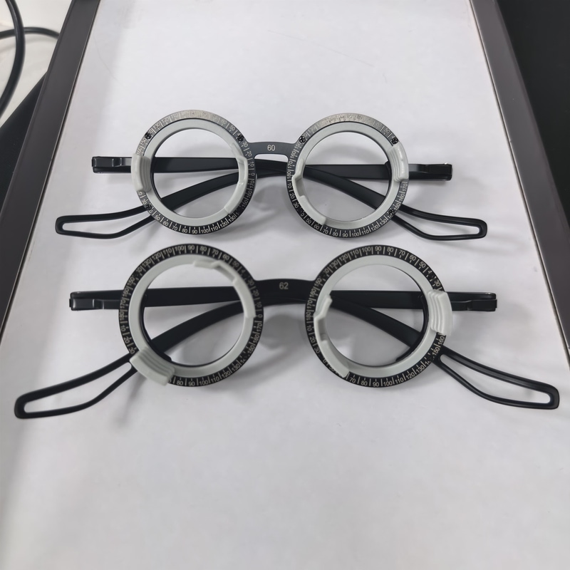 New Style Eyeglass Trial Frame, 360-Degree Wrap-Around Design, 4 Inserts, Stainless Steel Material, Lightweight, Precise Axis Positioning New Style Eyeglass Trial Frame, 360-Degree Wrap-Around Design, 4 Inserts, Stainless Steel Material, Lightweight, Precise Axis Positioning