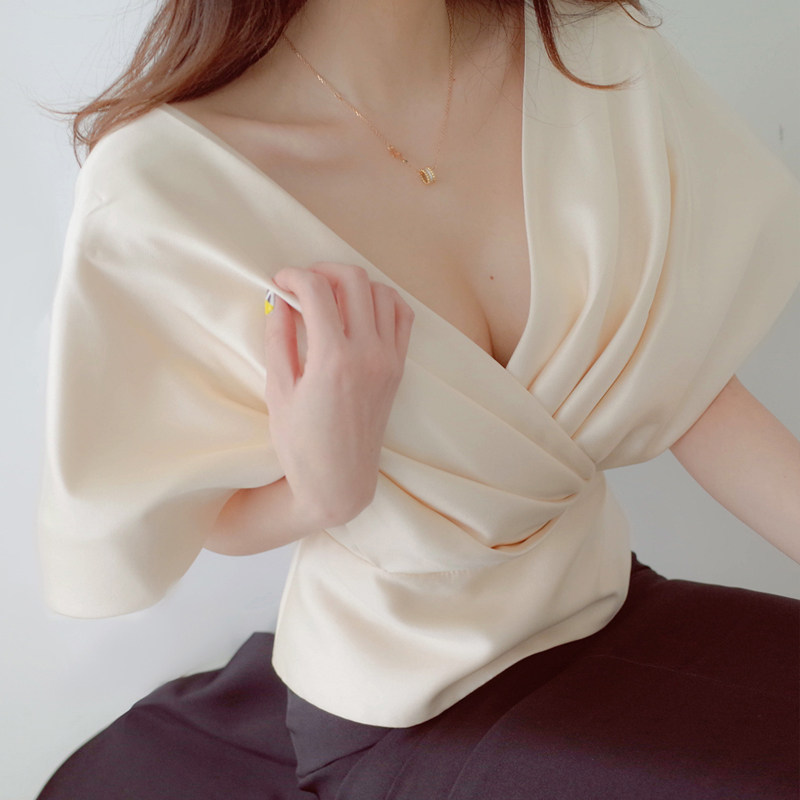 2021 Spring Summer New Products V Collar Shoulder Bat Sleeve Fashion Short Sleeve Temperament Shirt Dress Splicing Blouse Jacket Woman