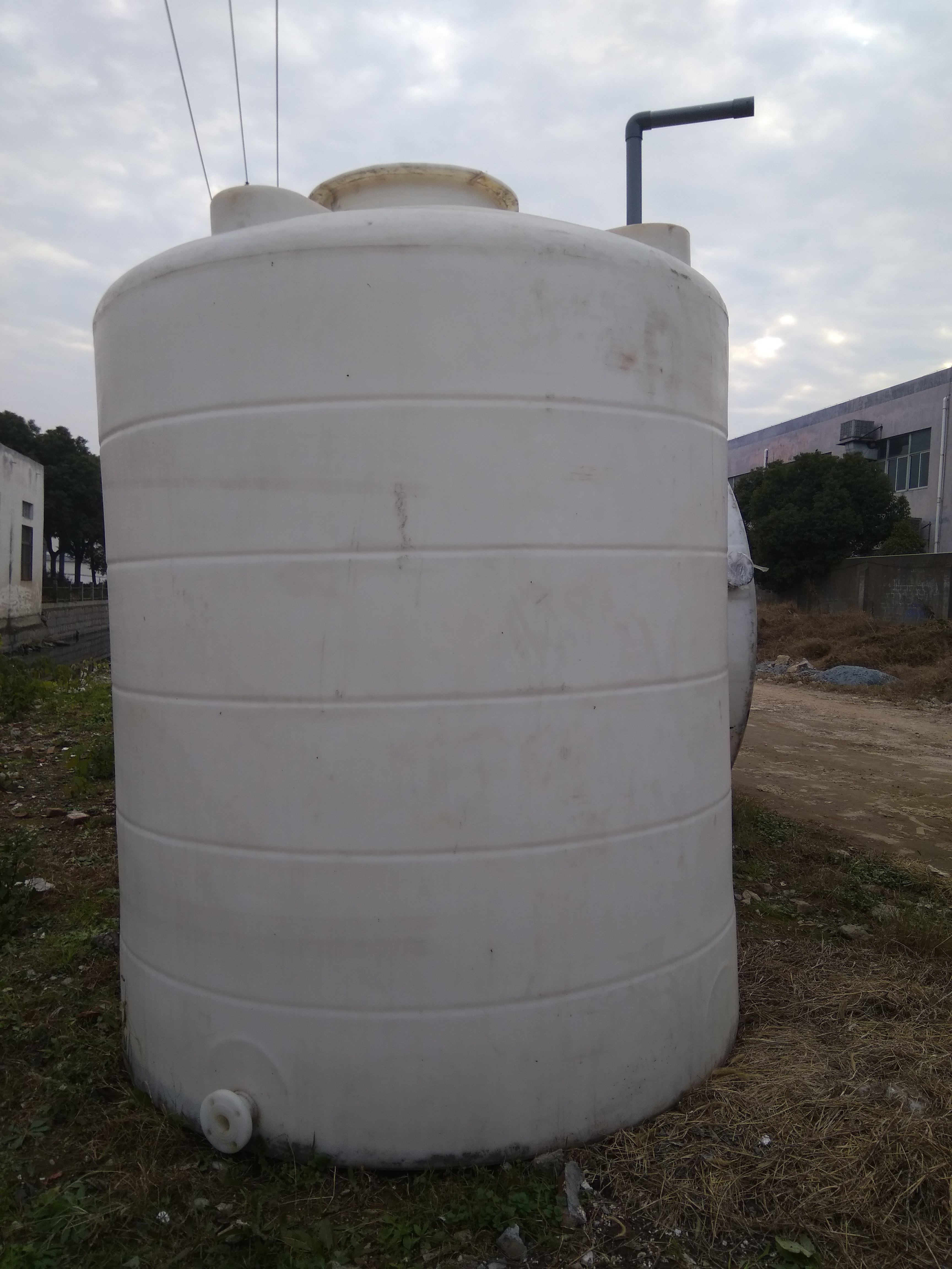 Guangxi sales diesel plastic water tank Corrosion Resistant Acid potassium hydroxide liquid storage tank 10 ton PE Container water tower