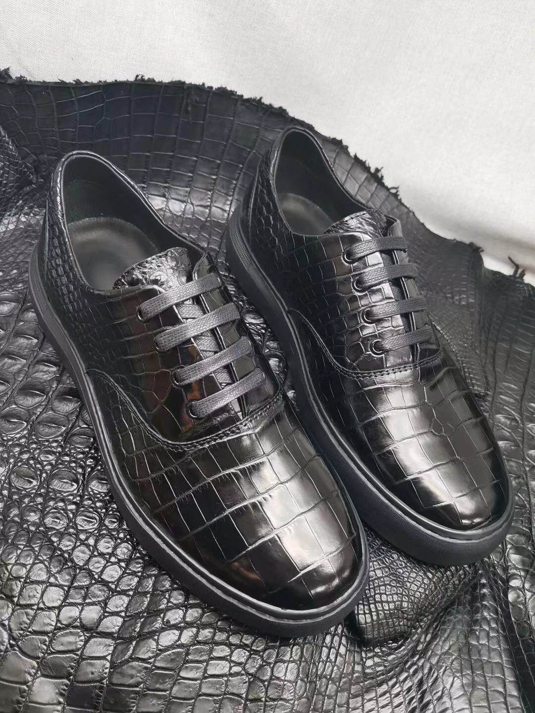 Crocodile Belly Leather Men Leather Shoes Fashion Casual Round Head New Sneakers Hand Sewn Super Light Rubber Foaming Tide