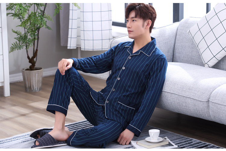 Bộ đồ ngủ nam dành cho nam trung niên Áo dài tay cho bé Áo len cotton rộng Kích thước lớn mùa xuân và mùa thu Người cao niên trung niên pijama nam