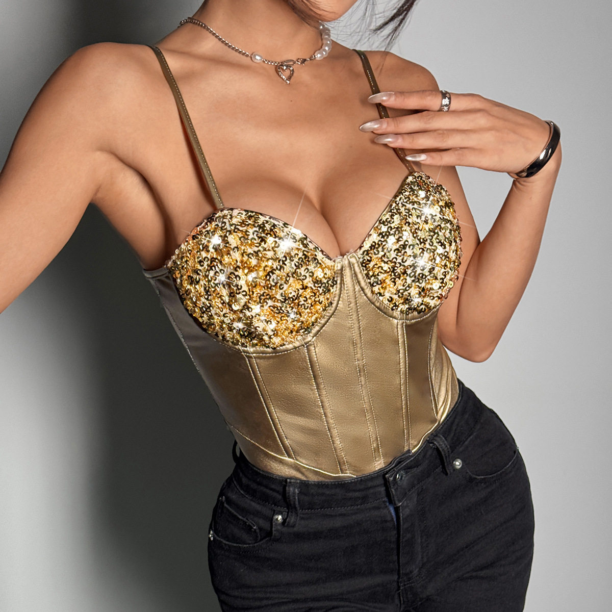 Боди/брюки 欧美跨境辣妹街头色丁亮片吊带款性感连身衣 sexy bodysuits top