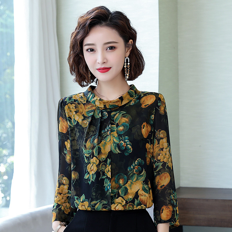 Autumn-style blouses female fashion foreign gentresses 2021 new Korean version Temperament Ladies Display Slim size printed snow-spinning blouses