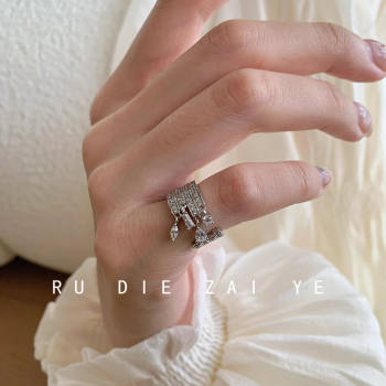 Kuning zircon white water drop tassel ring women's niche design ring temperament cool open tail ring