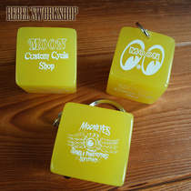 Spot Mooneyes dice keychain American