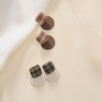 Retro frosted splicing circle Coloured ear nail temperament South Korean personality earrings minimalist earrings with no earbuds