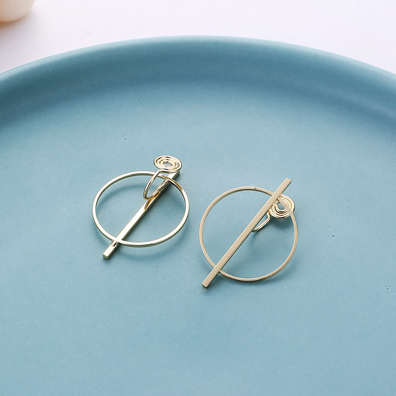 Mosquito coil ear clip no ear hole silicone painless retro French design high-end niche temperament simple earrings