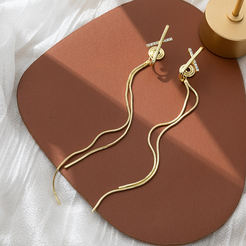 Explicit Face Slim Earrings Woman Long Version Super Fairy Summer Temperament Soar Bracelet South Korea Fashion Mosquito Coil Ear Clip Without Ear