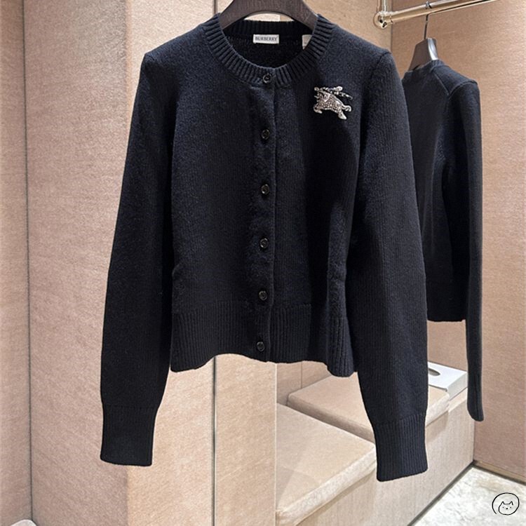 Burberry New Style Shoulder Rhinestone Horse Knitted Cardigan for Women Sweater Jacket for Men Burberry New Style Shoulder Rhinestone Horse Knitted Cardigan for Women Sweater Jacket for Men