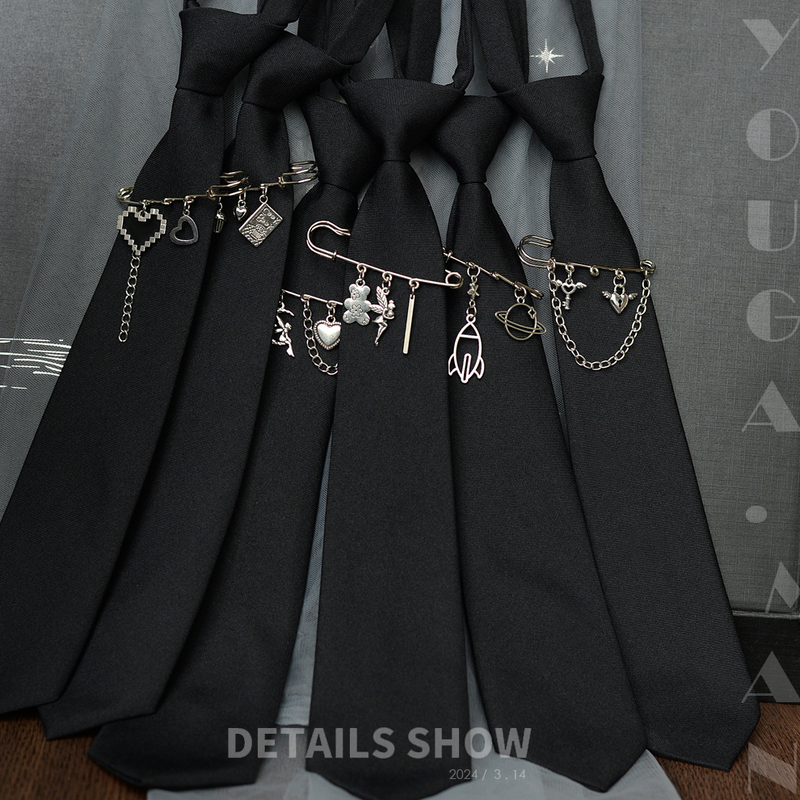 Fashionable and Versatile Black Tie Chain Accessory, Vintage Personality, Knot-Free Shirt for Women, Fun, Artistic, Niche Trend