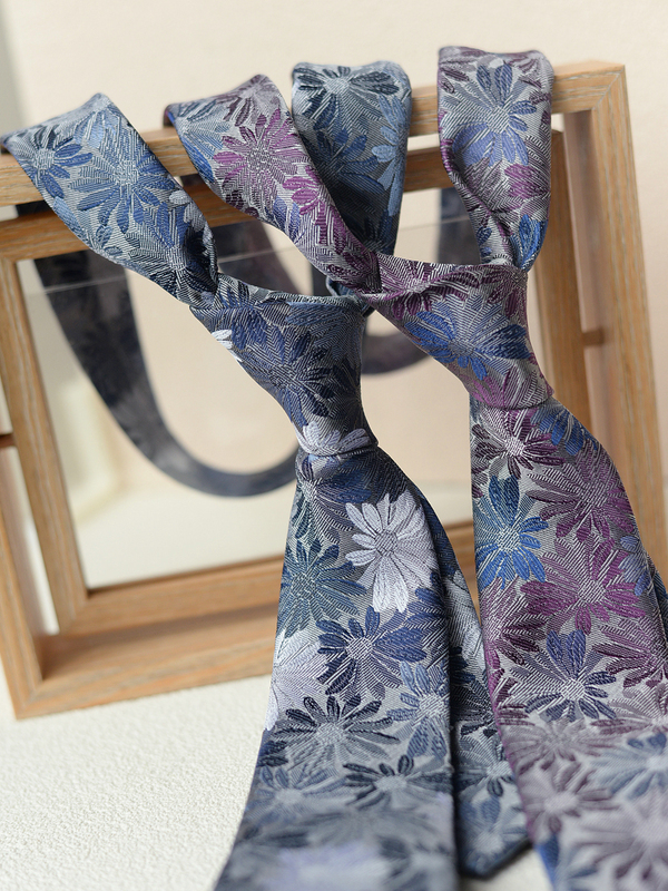 Patterned Tie, Retro Casual, High-End Feel, Hand-Embroidered Floral Uniform Shirt for Women and Men, Trendy, Artistic, Fun, Youthful