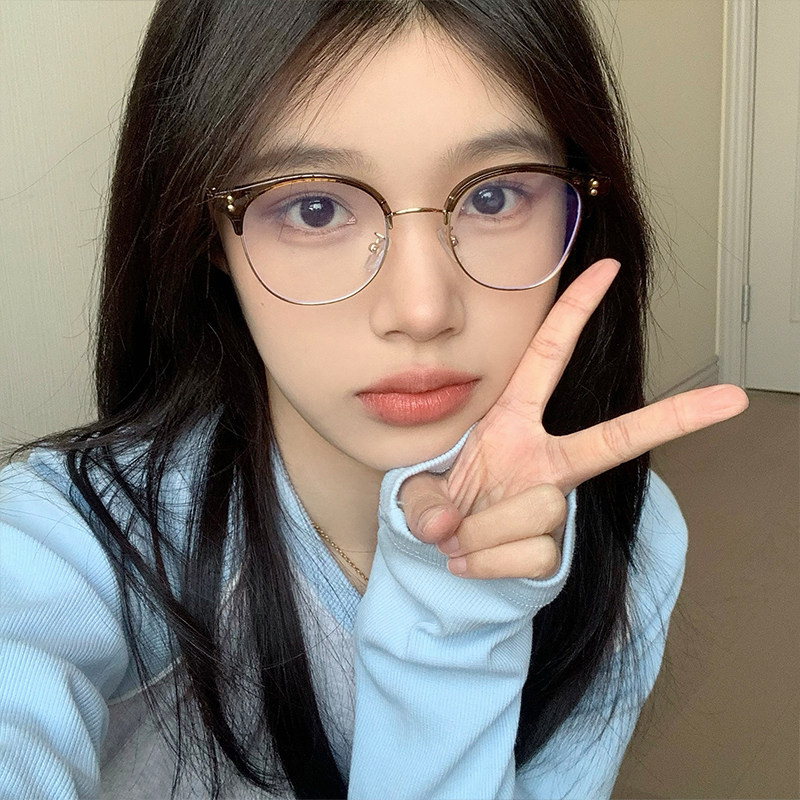 Ultra-Light Half-Frame Glasses for Nearsighted Women, Can Be Customized with Prescription, Blue Light Blocking, Gold Wire Glasses, Natural Look, Brightening Eye Frame