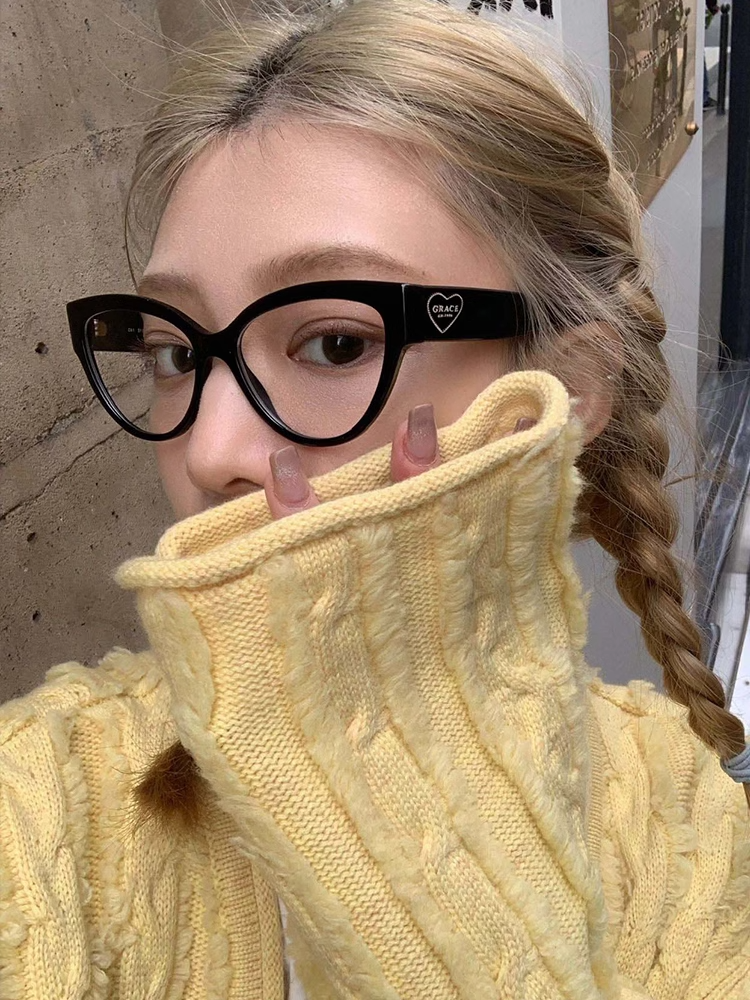 Personalized Cat-Eye Glasses for Nearsighted Women, Customizable Prescription, High-End Style, Natural Look, Makes Face Look Smaller, Black Frame, Suitable for Square and Round Faces