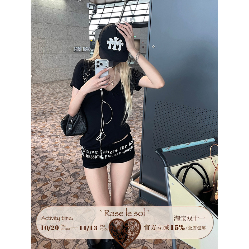 Rase Le Sol*Letter Printed Shorts Black Letter Print Low-Rise Denim Shorts