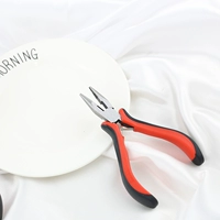 Красный, зубчатый