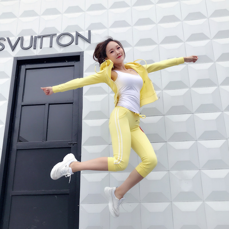 2022 Spring New Spring Summer Leisure Sports Suit Women's Body Display Slim Sweatshirt 7-Pants Two Sets Fashion Tide