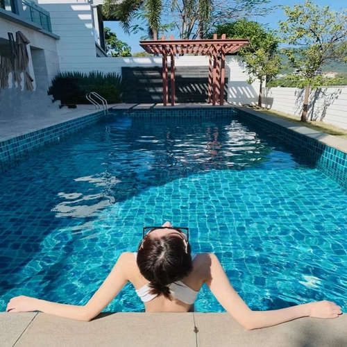 Бассейн в марокканском стиле, керамическая мозаика, ледяная трещина, Интернет, вилла знаменитостей, отель типа «постель и завтрак», бассейн с горячими источниками, плитка внутри и снаружи.