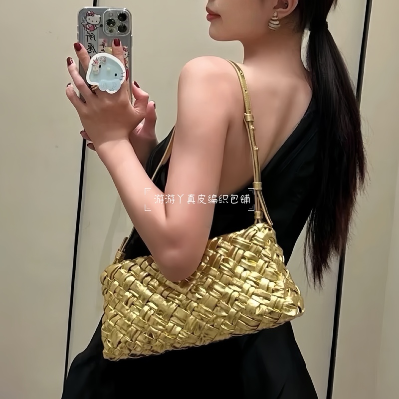 2025 New Handmade Genuine Leather Woven Women's Cha-Cha Bag, Underarm Bag, Fashionable and Elegant Handbag, Shoulder Bag for Women 2025 New Handmade Genuine Leather Woven Women's Cha-Cha Bag, Underarm Bag, Fashionable and Elegant Handbag, Shoulder Bag for Women