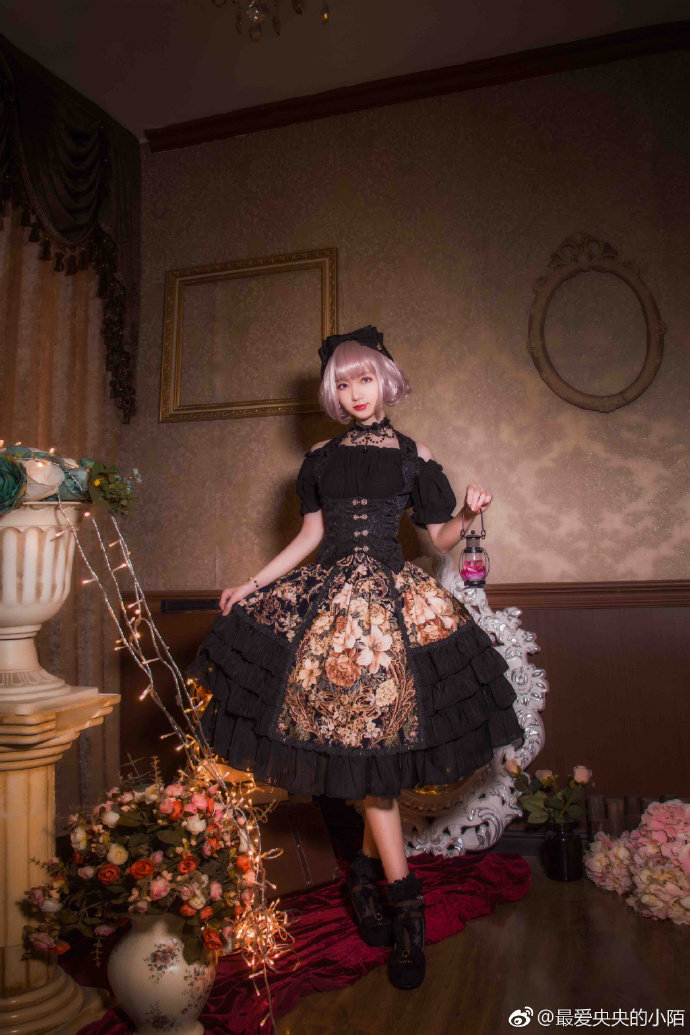 桃乐丝之夜原创夜色蔷薇烫金荷叶边复古花墙Lolita SK洋装半裙,如何打造甜美复古风?👗 -lolita-淘宝好物网