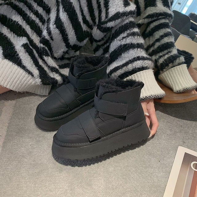 Women's Snow Boots 2024 Winter New Style, Integrated Leather and Fur, Thick-Soled, Velcro Short Boots, Fleece-Lined, Thickened, Warm Cotton Shoes