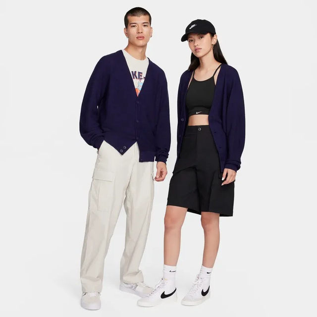Nike Nike SB ຂອງຜູ້ຊາຍແລະແມ່ຍິງ knitted skateboard cardigan ລະດູຫນາວຄູ່ໃຫມ່ວ່າງ sweater ຄໍ V FQ0516-555