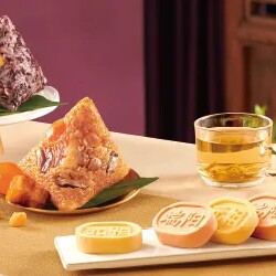 纯尚鲜美食坊的LOGO