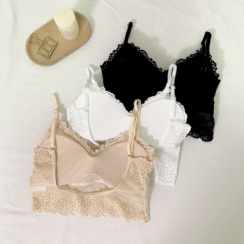 The new 2019 fashion U-shaped beautiful back girl bottoming shirt lace short sling inside a small vest wrapped chest female summer