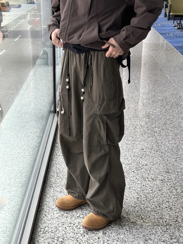 Xbstu Japanese Retro Washed Pleated Multi-Pocket Casual Cargo Pants (Leg Openings Can Be Adjusted) Xbstu Japanese Retro Washed Pleated Multi-Pocket Casual Cargo Pants (Leg Openings Can Be Adjusted)