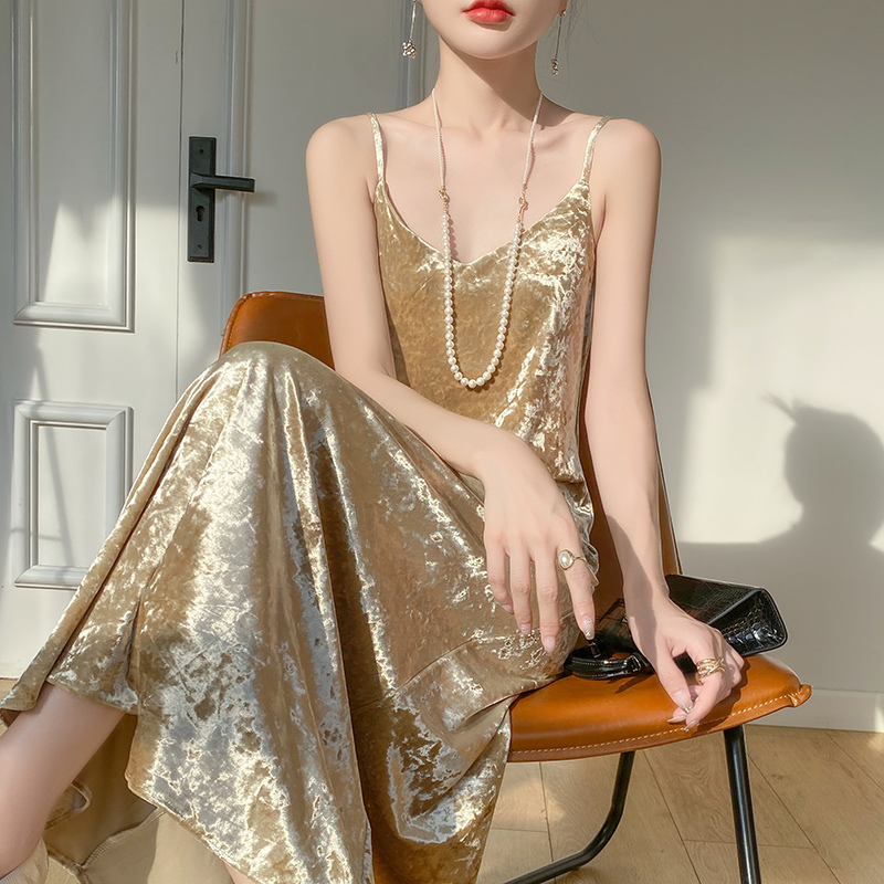 Summer New Style Diamond Flower Spaghetti Strap Dress for Women, High-End Layering, Korean Velvet, Elegant, Slimming, Over-The-Knee Long Dress