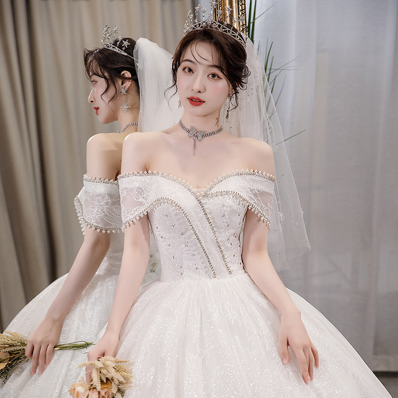 French Master Wedding Dress 2023 New Bride Mental Shoulder Superior Luxury Court Princess wind out the door