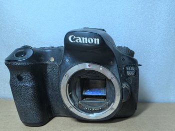 Scrapped camera canon eos 60d slr camera is broken canon 60d cannot be recharged Scrapped camera canon eos 60d slr camera is broken canon 60d cannot be recharged