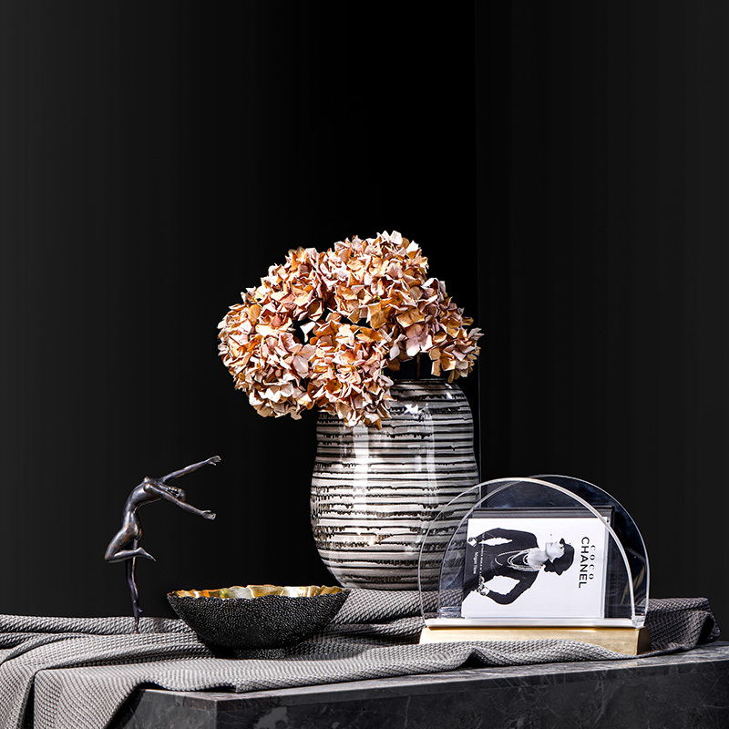 American-Style Light Luxury Model Room Soft Furnishings with Office Magazine Rack, Metal Flower Pots, Ceramic Pots, and Flower Vessel Sets