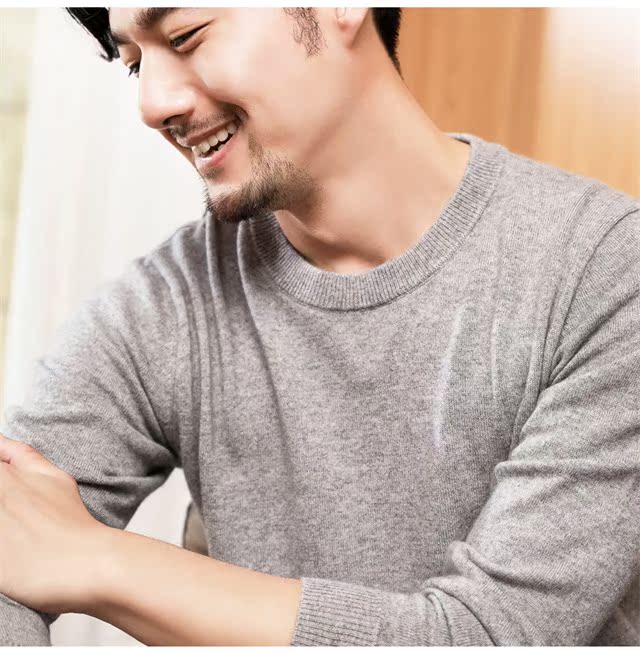 Chống mùa thu và mùa đông áo len cashmere nam cổ tròn áo thun kích thước lớn thả lỏng áo len dày áo len thủy triều quần jean nam ống rộng